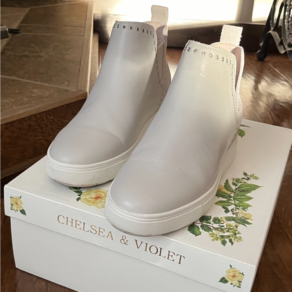 Chelsea & Violet Bootie, Light Grey, Slip On Wedge Bootie.  Women’s size 6.5